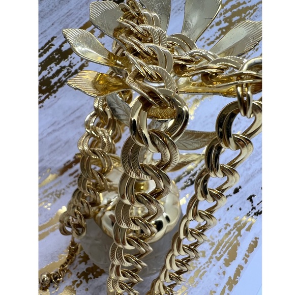 Polished Gold Finish Double Link Flat Curve Necklace - Picture 4 of 8